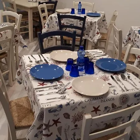 Alojamento de Acomodação e Pequeno-almoço Marina Blu 3*